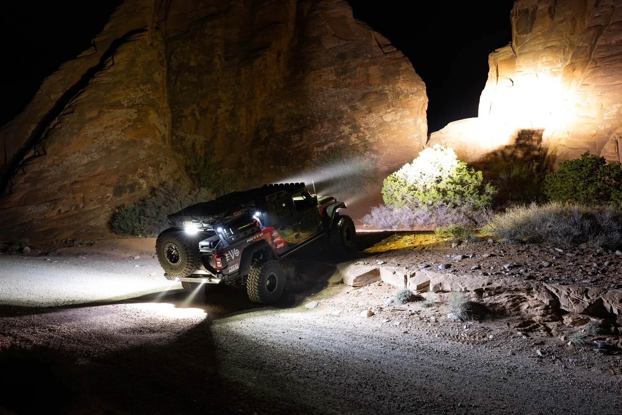 KC Hilites Gravity® Pro6 8-Light 50" LED Light Bar - Jeep JL/Gladiator